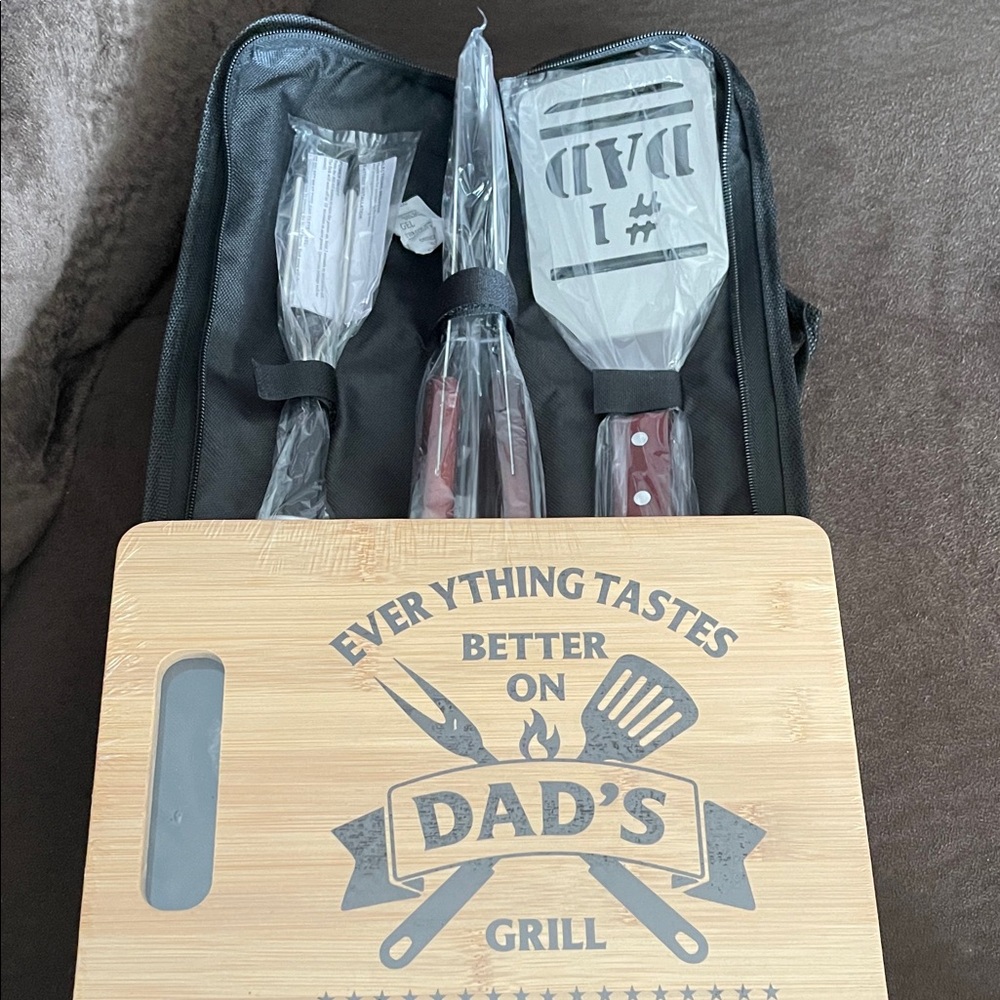 Dad's Grill BBQ Tool Set/Cutting Board with Meat Thermometer